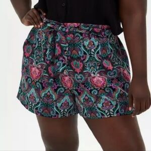 Torrid 5 Inch Pull-On Stretch Crepe Mid-Rise Tie-Front Short Plus Size 2X